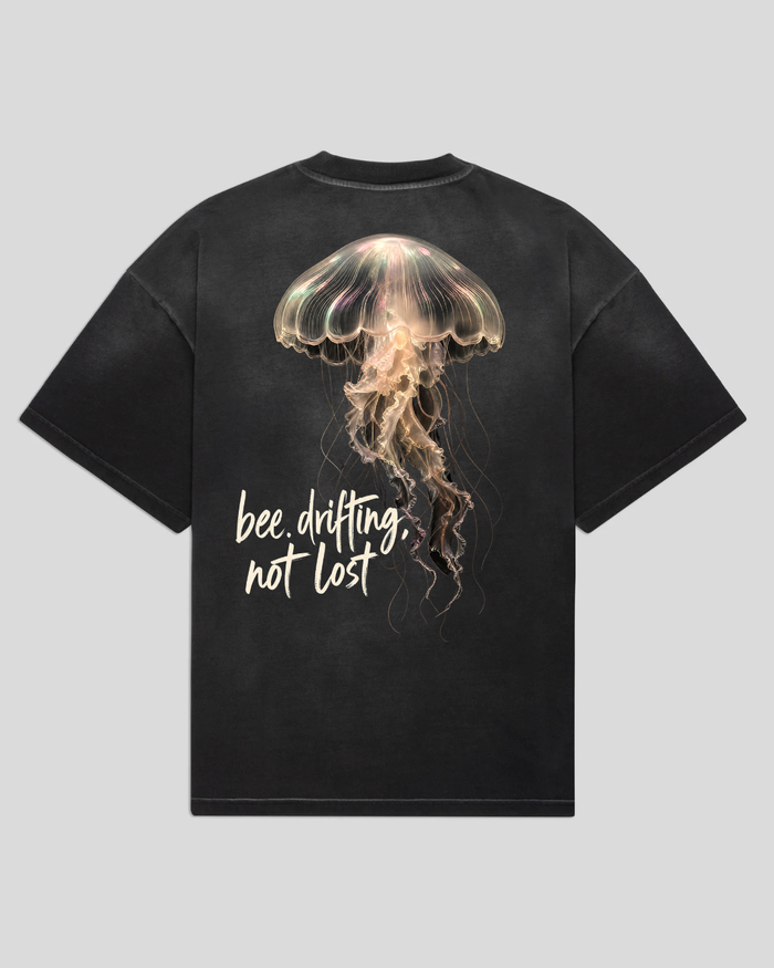 bee. DRIFTING - Black