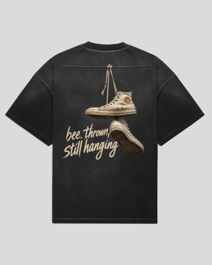 bee. THROWN - Black